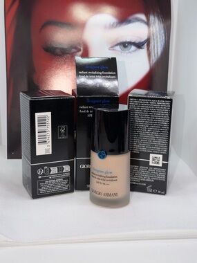 Giorgio Armani Designer Glow Radiant Revitalizing Foundation - #2